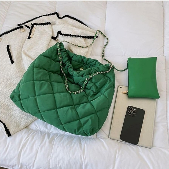 Handbag, green puffer nylon bag with coin purse.  New - Picture 4 of 8